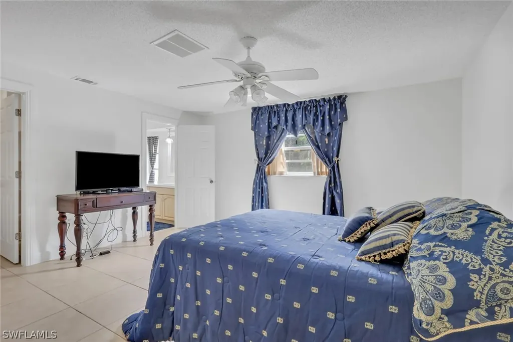 501 11th Street NW Naples FL 34120