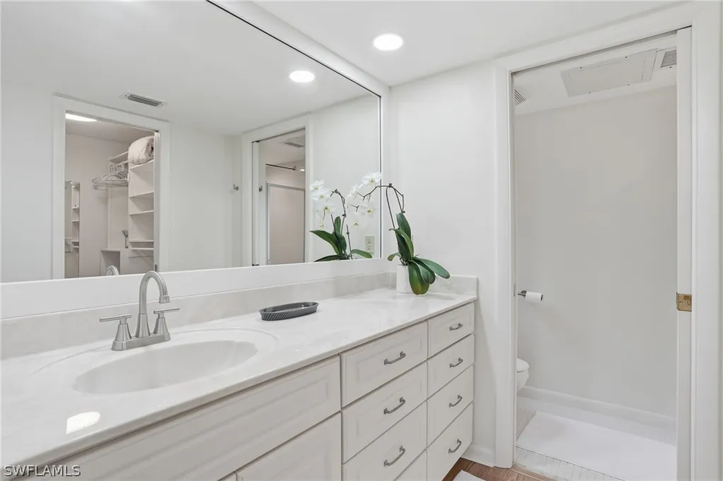 3300 Binnacle Drive Naples FL 34103
