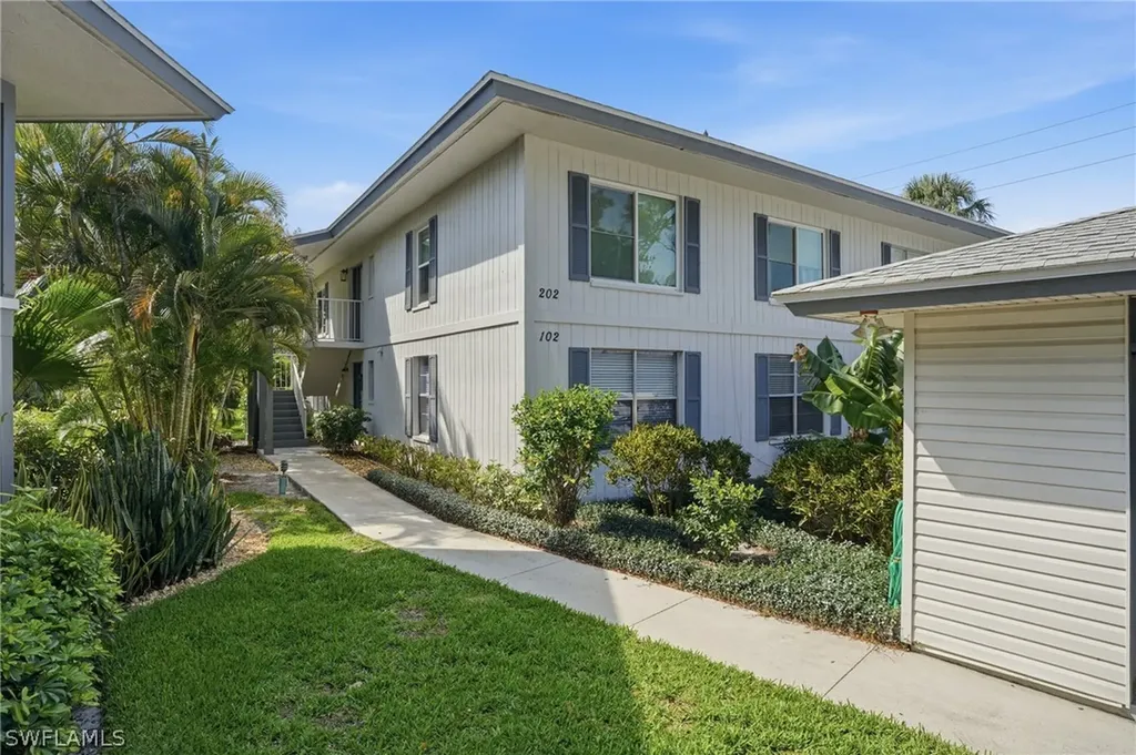 3300 Binnacle Drive Naples FL 34103