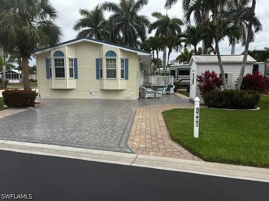 1234 Silver Lakes Boulevard Naples FL 34114
