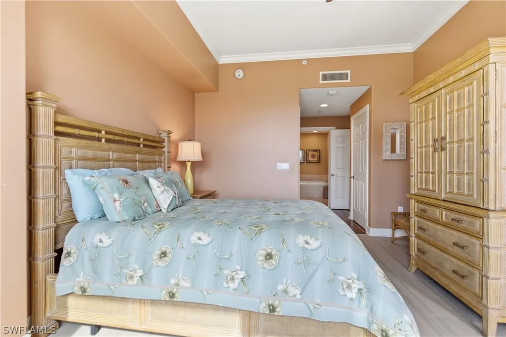2748 Tiburon Boulevard E Naples FL 34109