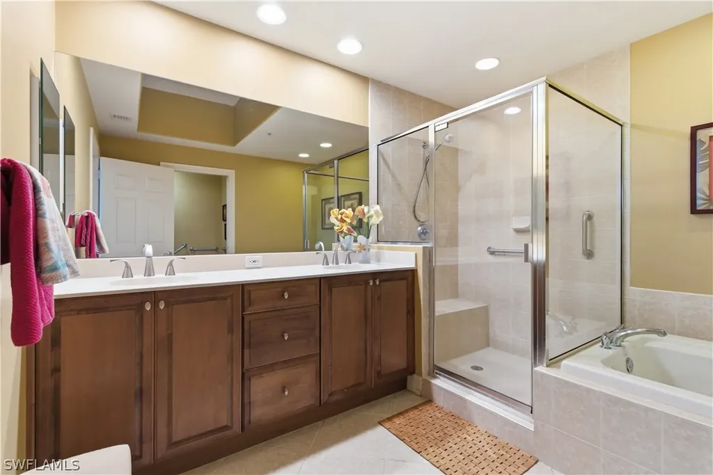 2748 Tiburon Boulevard E Naples FL 34109