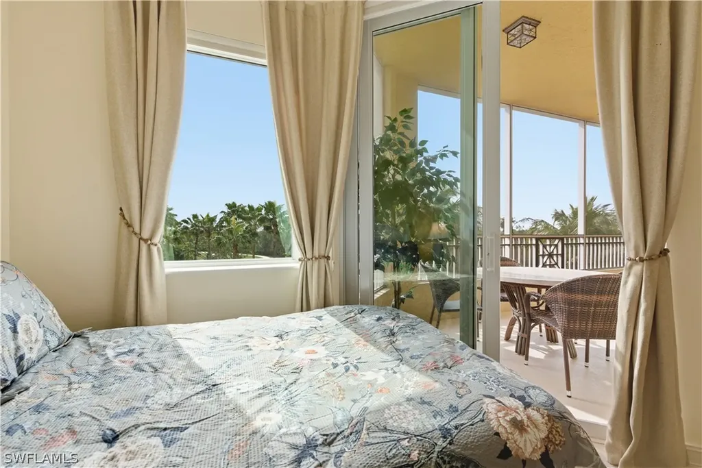 2748 Tiburon Boulevard E Naples FL 34109