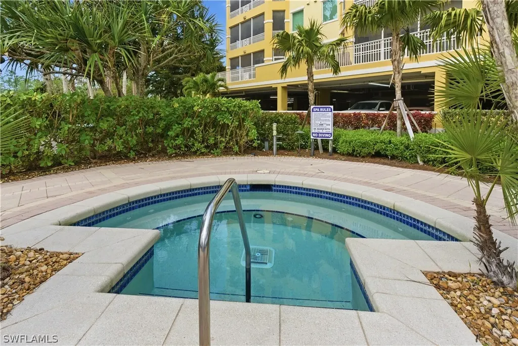 2748 Tiburon Boulevard E Naples FL 34109