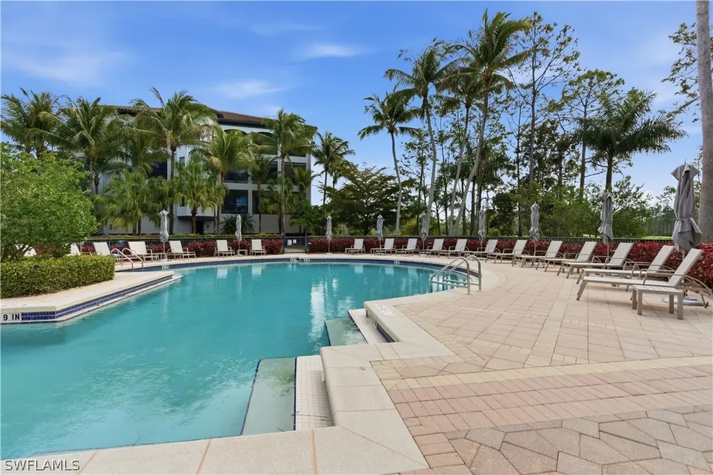 2748 Tiburon Boulevard E Naples FL 34109