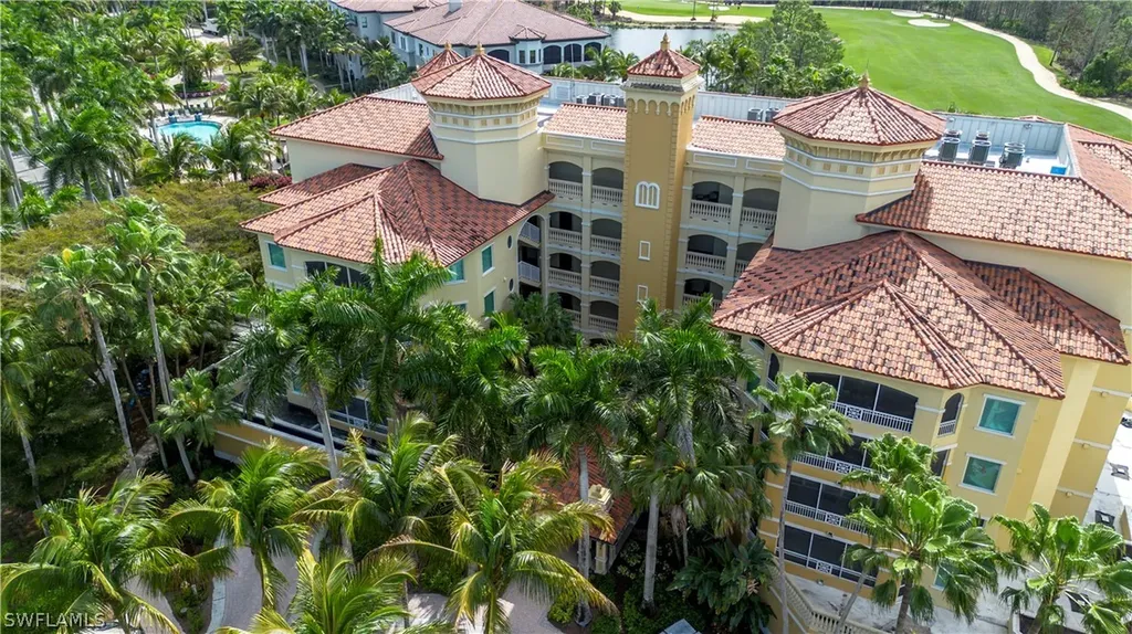 2748 Tiburon Boulevard E Naples FL 34109