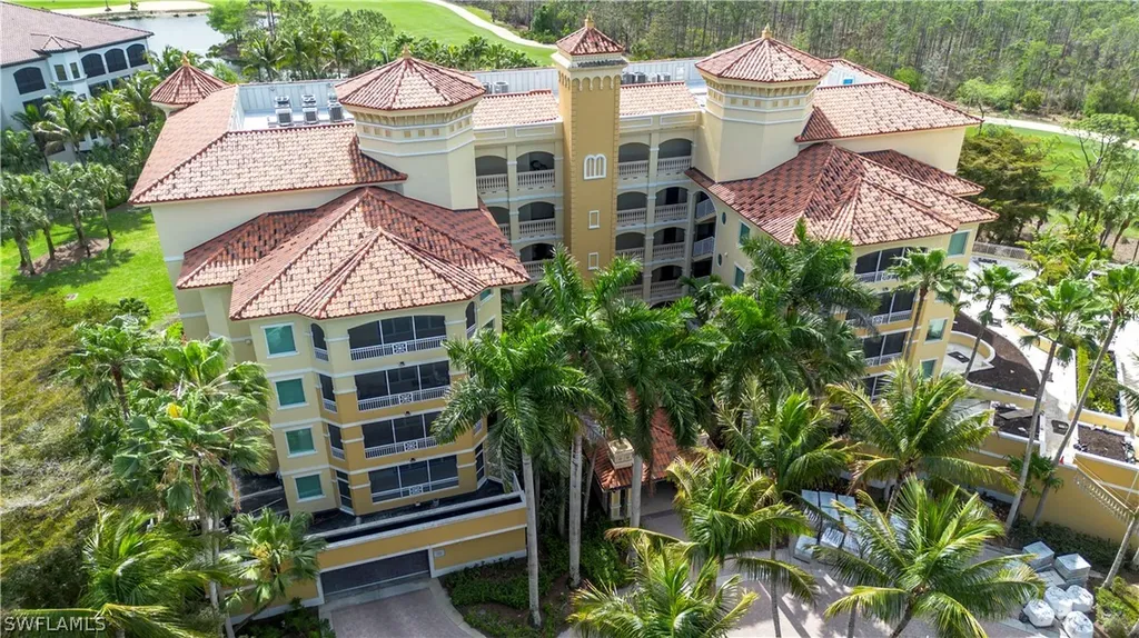 2748 Tiburon Boulevard E Naples FL 34109