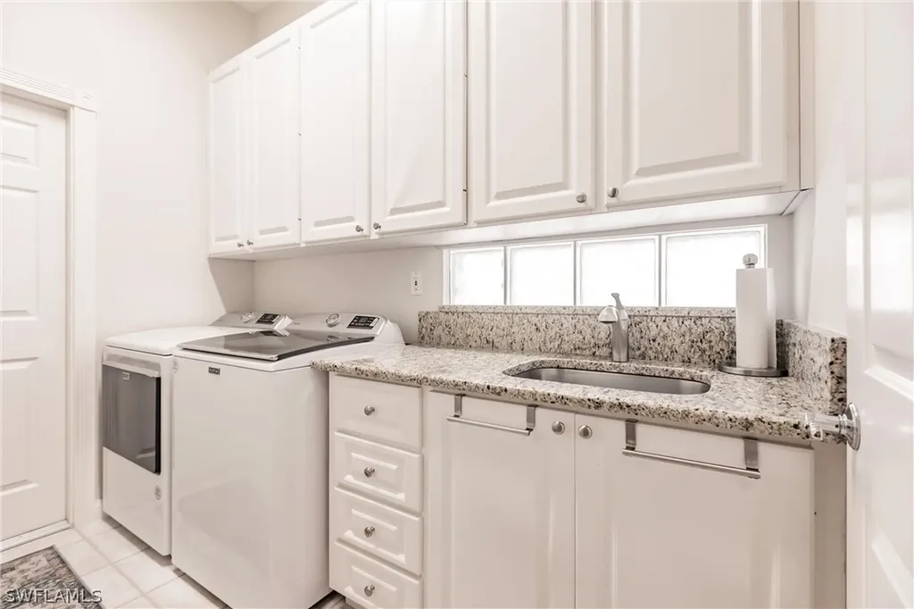 4352 Montalvo Court Naples FL 34109
