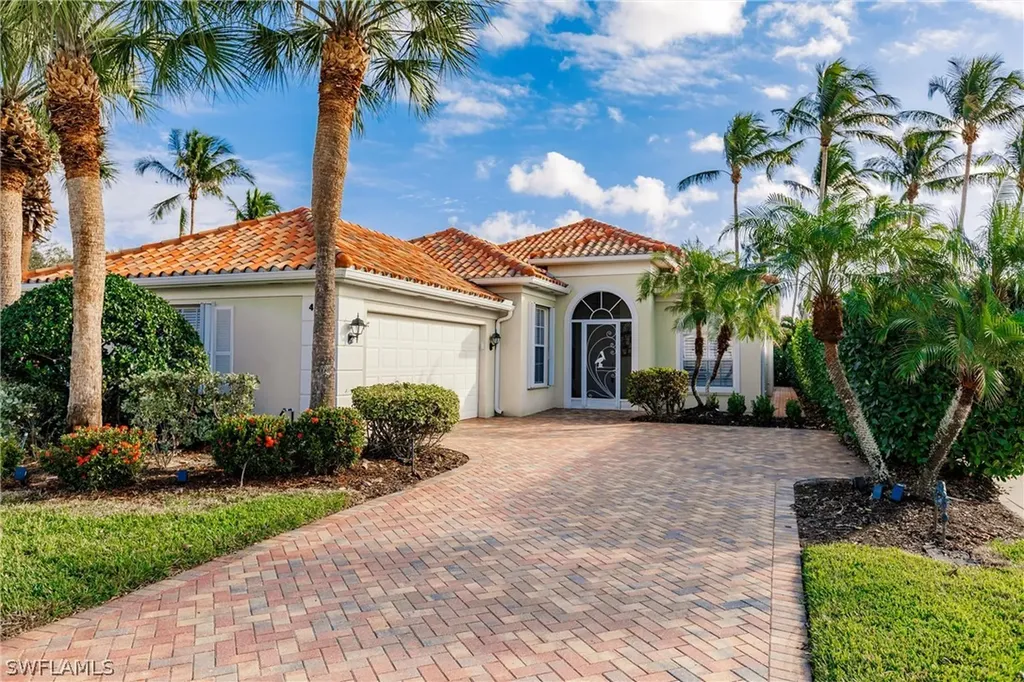 4352 Montalvo Court Naples FL 34109