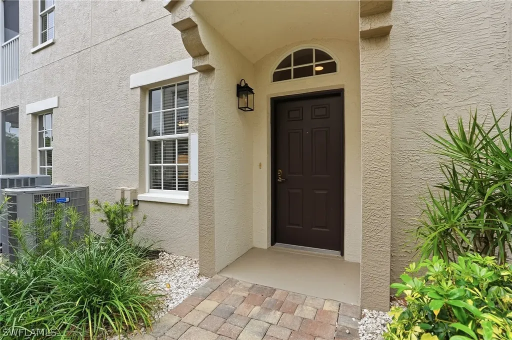 5685 Heron Lane Naples FL 34110