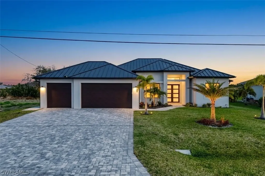 909 SW 11th Court Cape Coral FL 33991