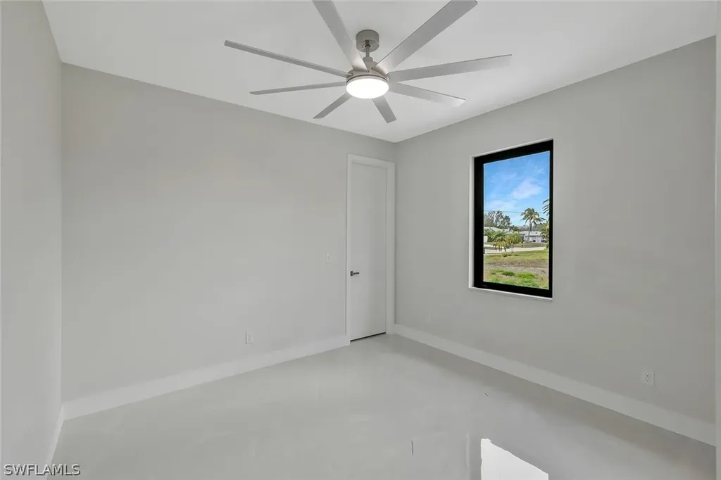 909 SW 11th Court Cape Coral FL 33991