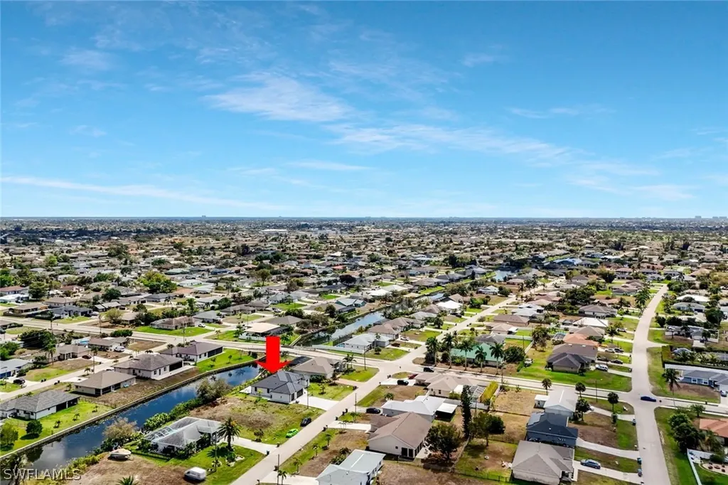 909 SW 11th Court Cape Coral FL 33991