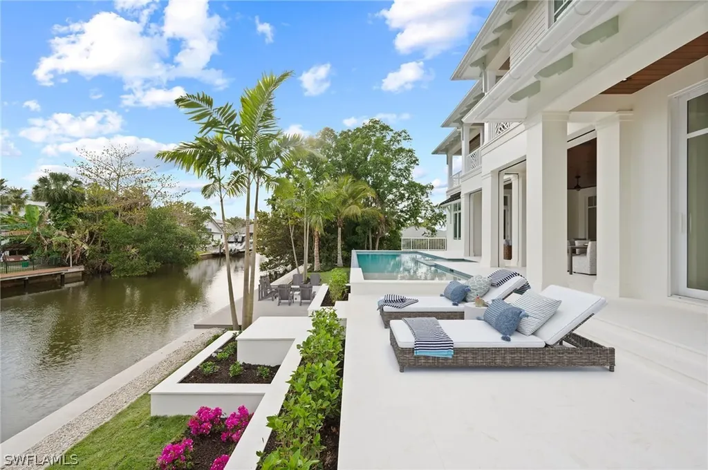 408 16th Avenue S Naples FL 34102