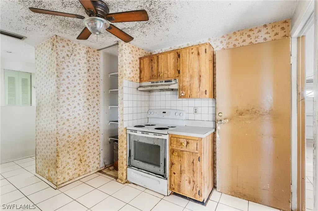 465 5th Street SW Naples FL 34117