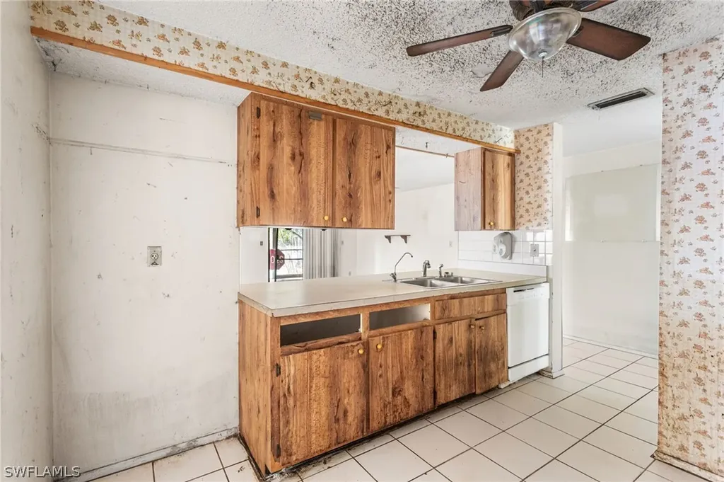 465 5th Street SW Naples FL 34117