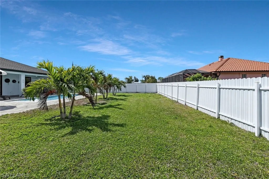 913 Embers Parkway W Cape Coral FL 33993