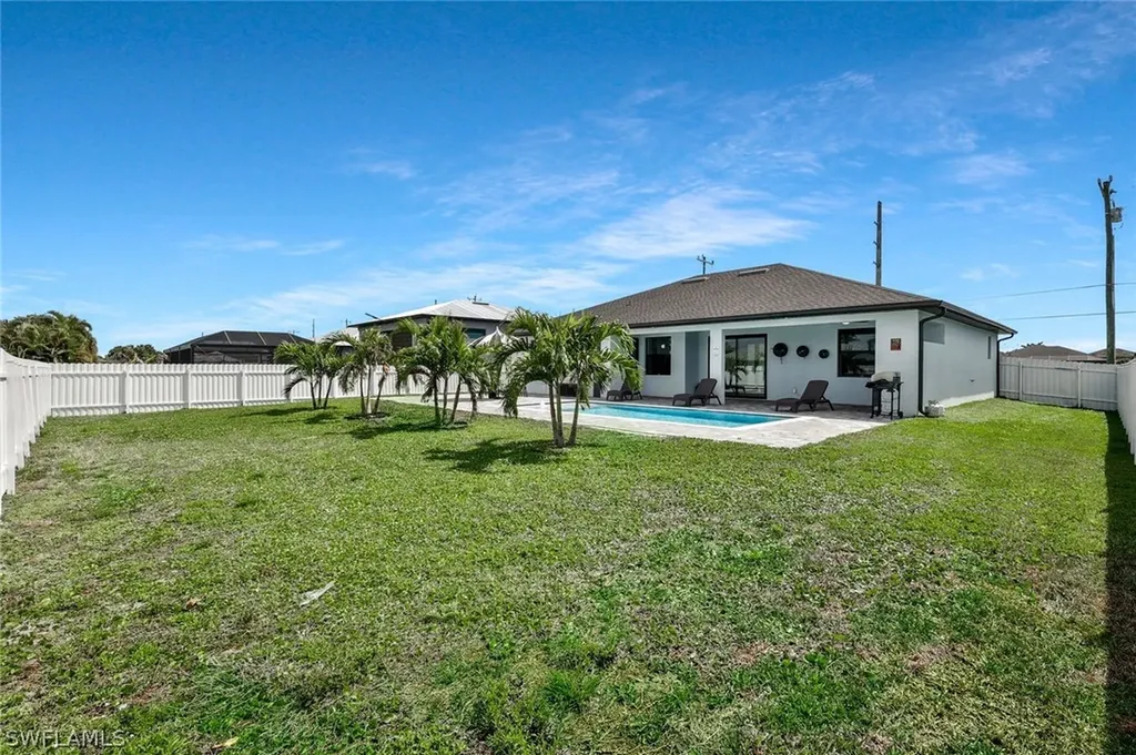 913 Embers Parkway W Cape Coral FL 33993