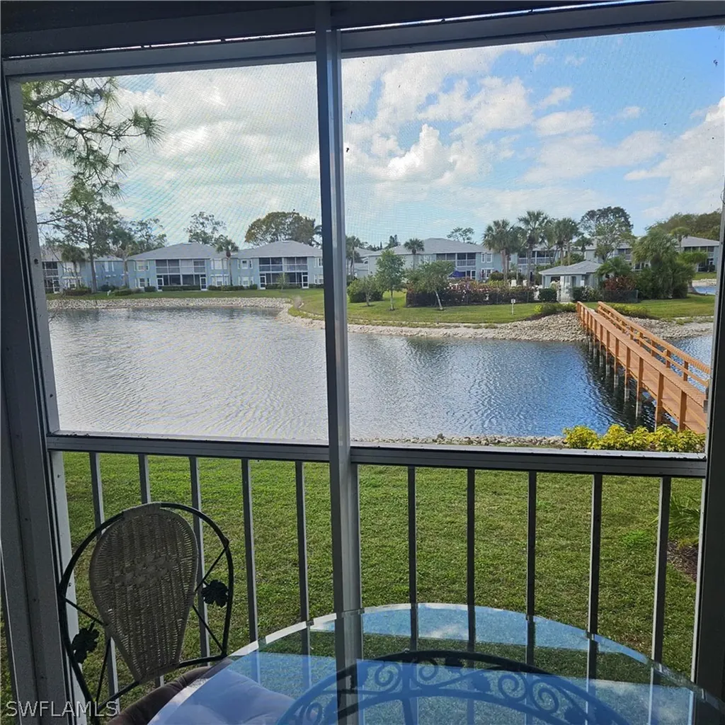 Naples FL, 915 New Waterford Drive, Unit H202