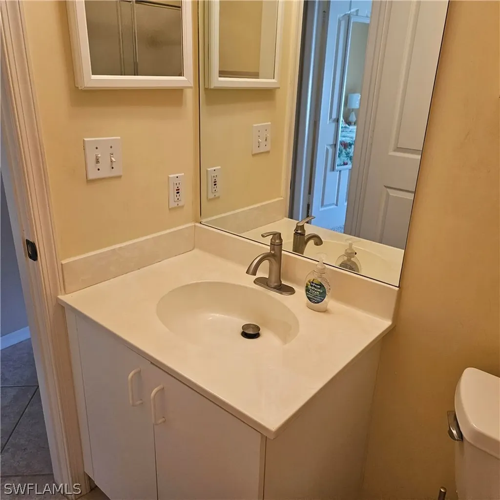 915 New Waterford Drive Naples FL 34104