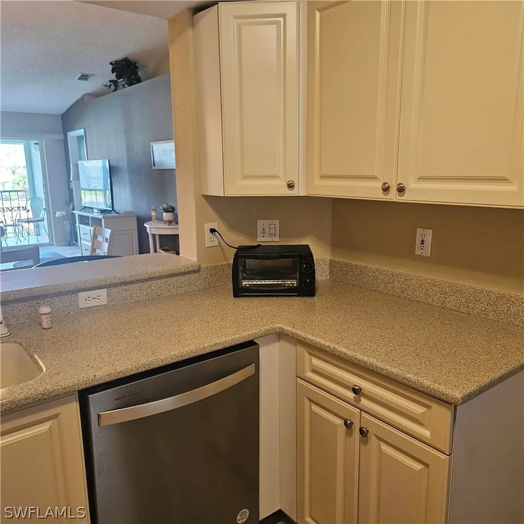 915 New Waterford Drive Naples FL 34104