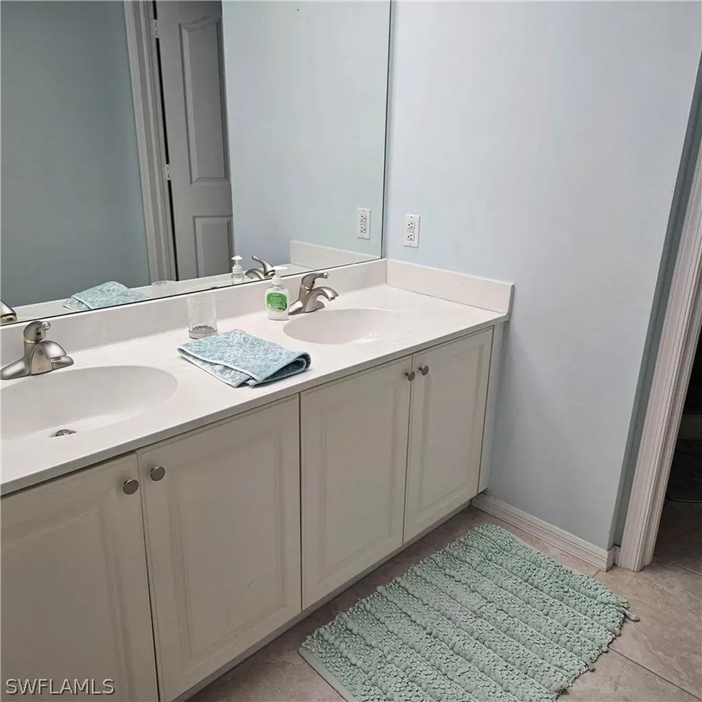 915 New Waterford Drive Naples FL 34104