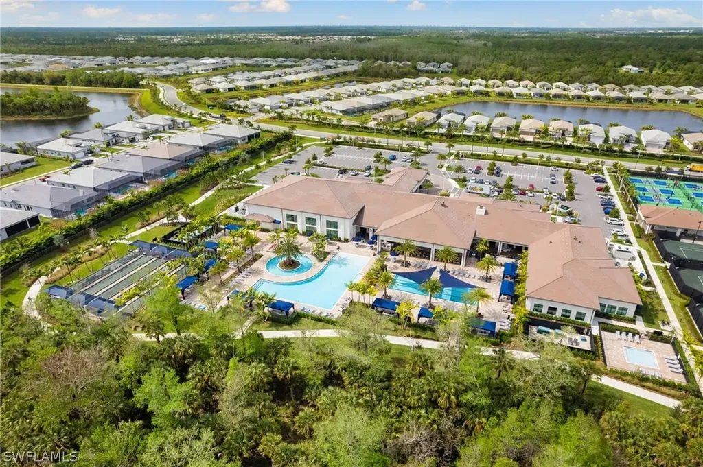 12097 Eucalyptus Way Naples FL 34120