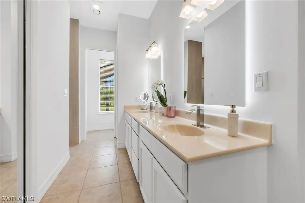 5790 Standing Oaks Lane Naples FL 34119
