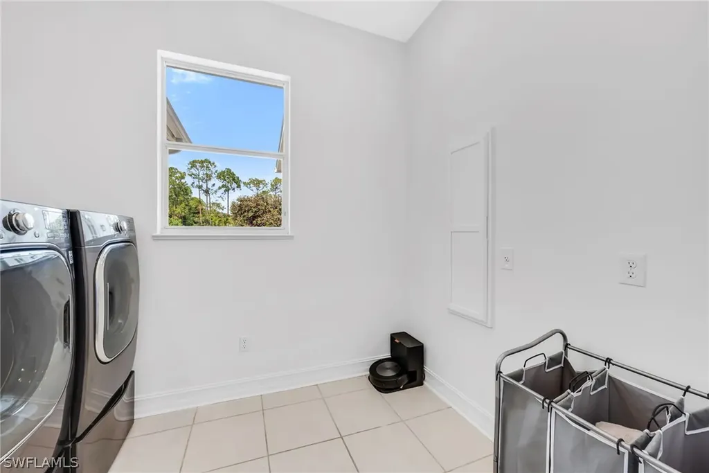 5790 Standing Oaks Lane Naples FL 34119