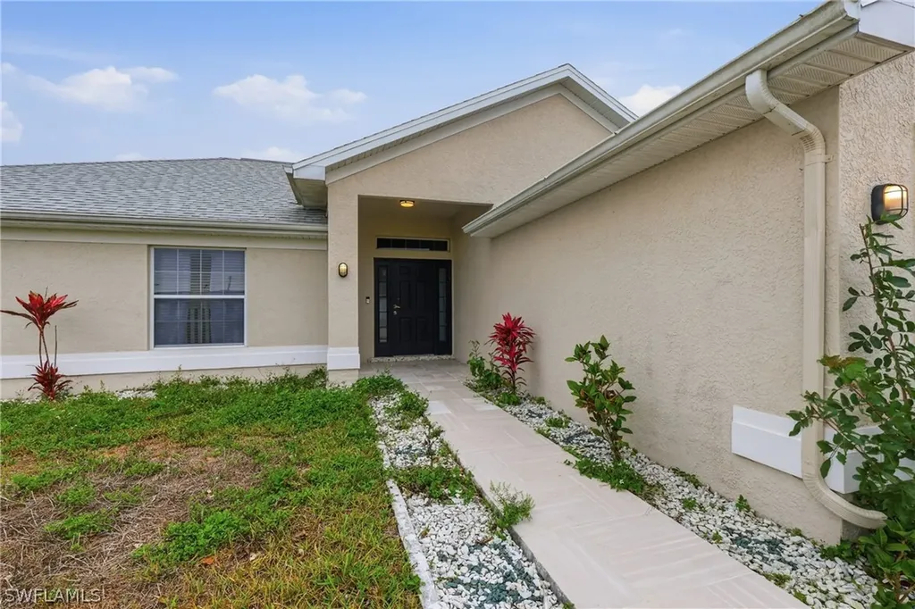 2009 NE 13th Place Cape Coral FL 33909