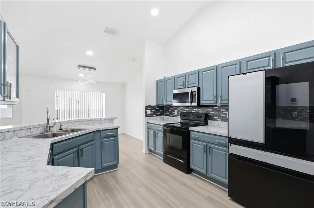 2009 NE 13th Place Cape Coral FL 33909