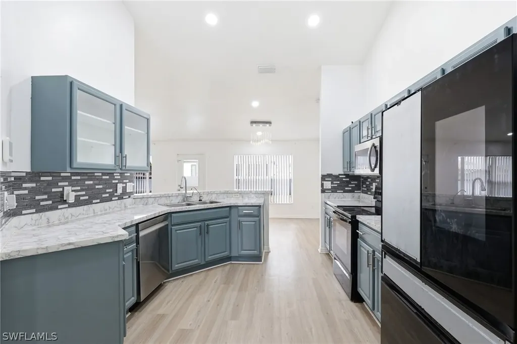 2009 NE 13th Place Cape Coral FL 33909