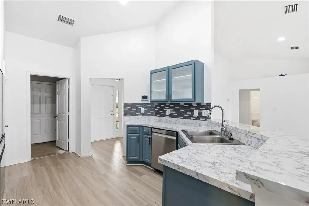2009 NE 13th Place Cape Coral FL 33909