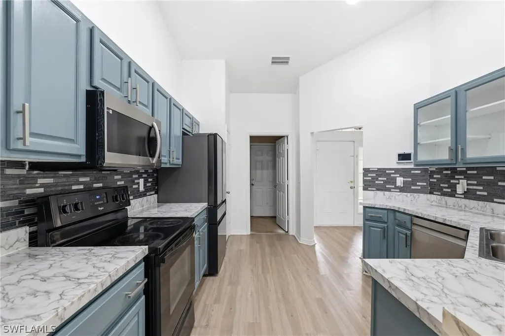 2009 NE 13th Place Cape Coral FL 33909