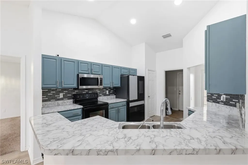 2009 NE 13th Place Cape Coral FL 33909