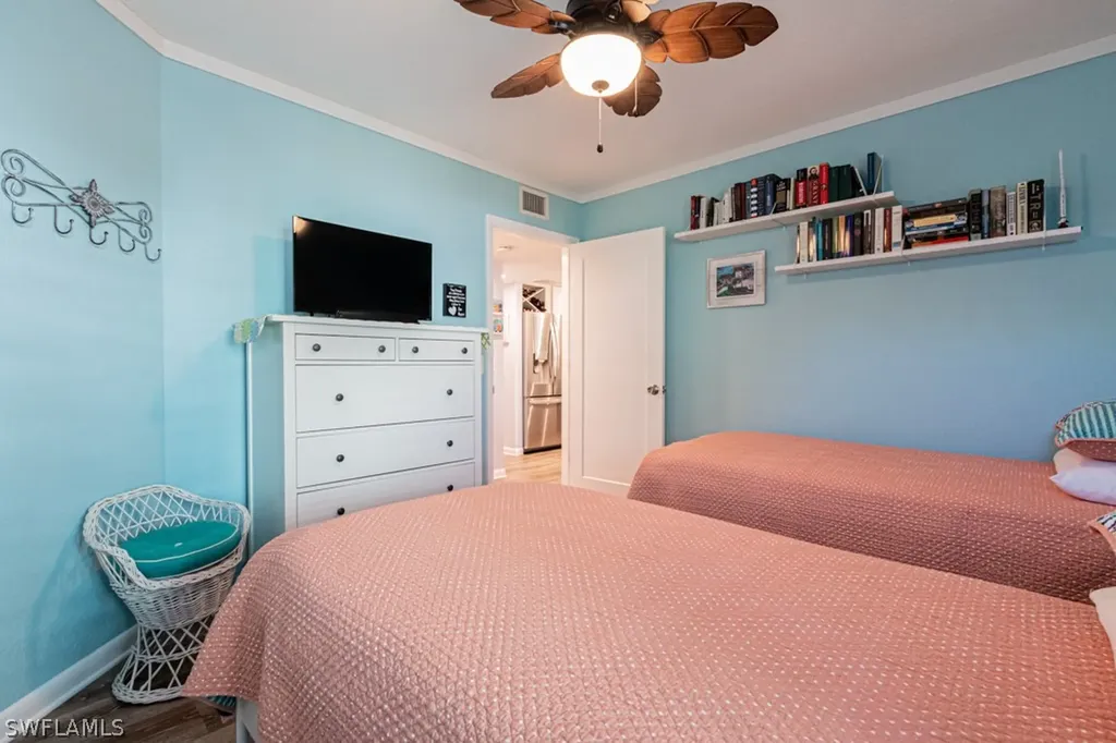 2132 Tama Circle Naples FL 34112