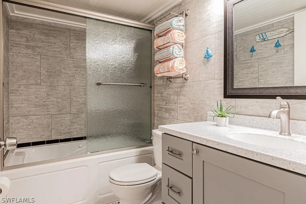 2132 Tama Circle Naples FL 34112