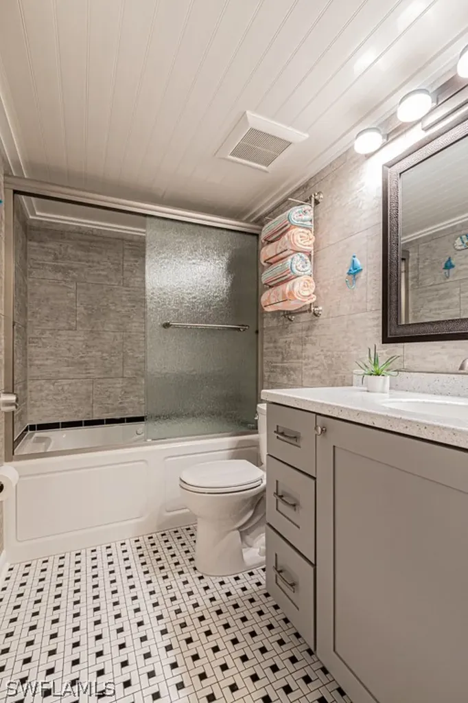 2132 Tama Circle Naples FL 34112