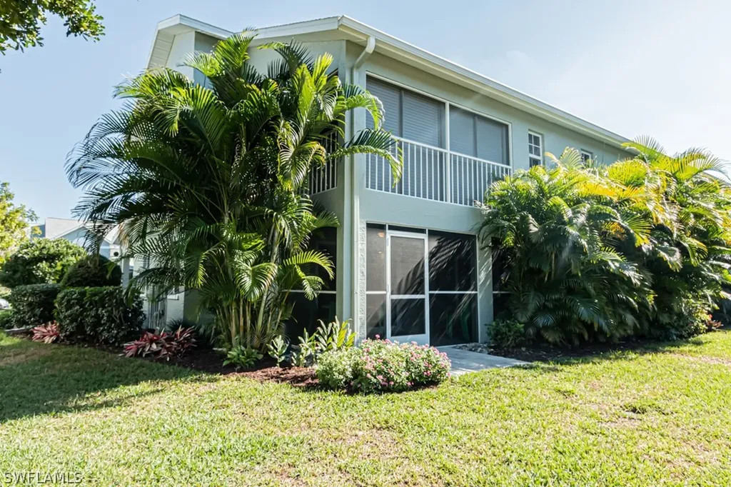 2132 Tama Circle Naples FL 34112