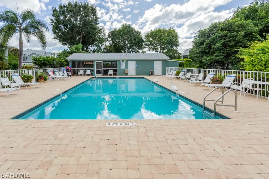 2132 Tama Circle Naples FL 34112