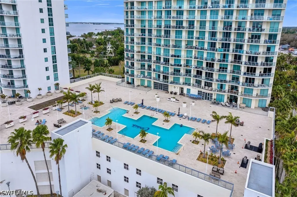3000 Oasis Grand Boulevard Fort Myers FL 33916