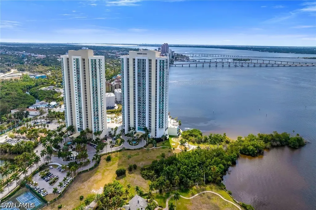 3000 Oasis Grand Boulevard Fort Myers FL 33916