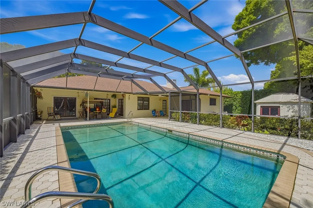 2752 14th Street N Naples FL 34103