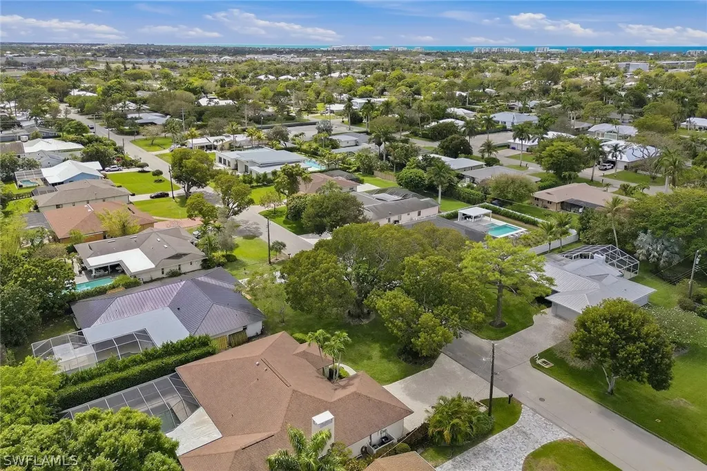 2752 14th Street N Naples FL 34103