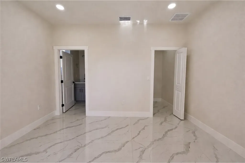 2423/2421 Milton Avenue S Lehigh Acres FL 33973