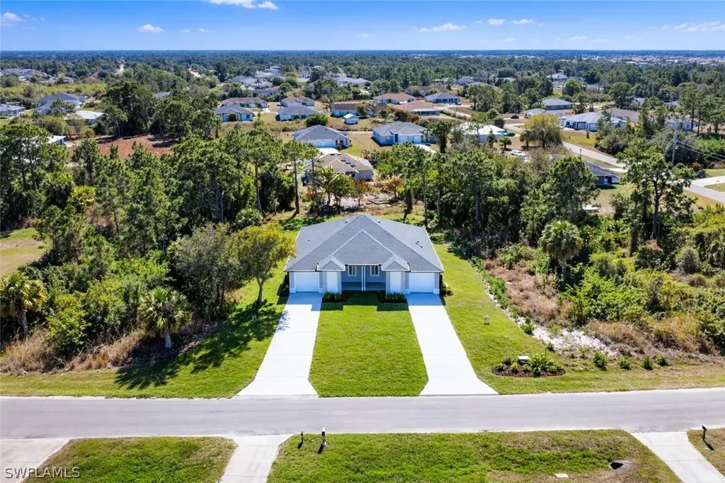 2423/2421 Milton Avenue S Lehigh Acres FL 33973