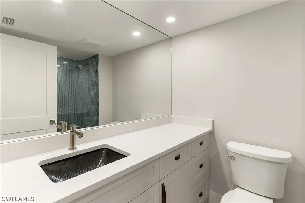 2850 Gulf Shore Boulevard N Naples FL 34103