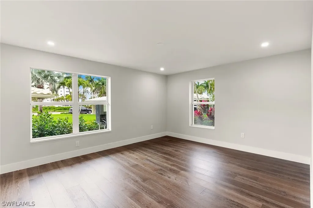2850 Gulf Shore Boulevard N Naples FL 34103