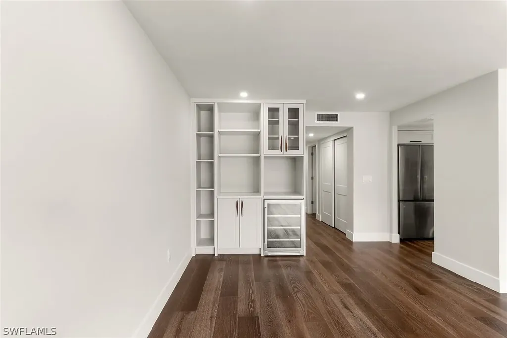 2850 Gulf Shore Boulevard N Naples FL 34103