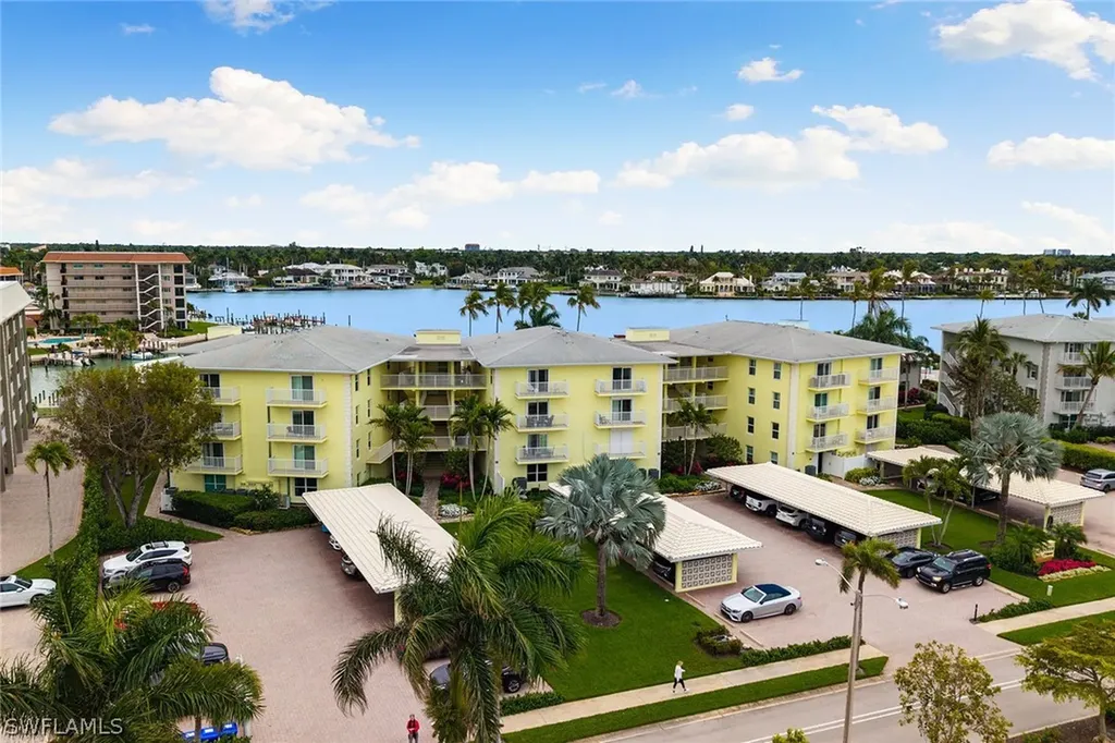 2850 Gulf Shore Boulevard N Naples FL 34103